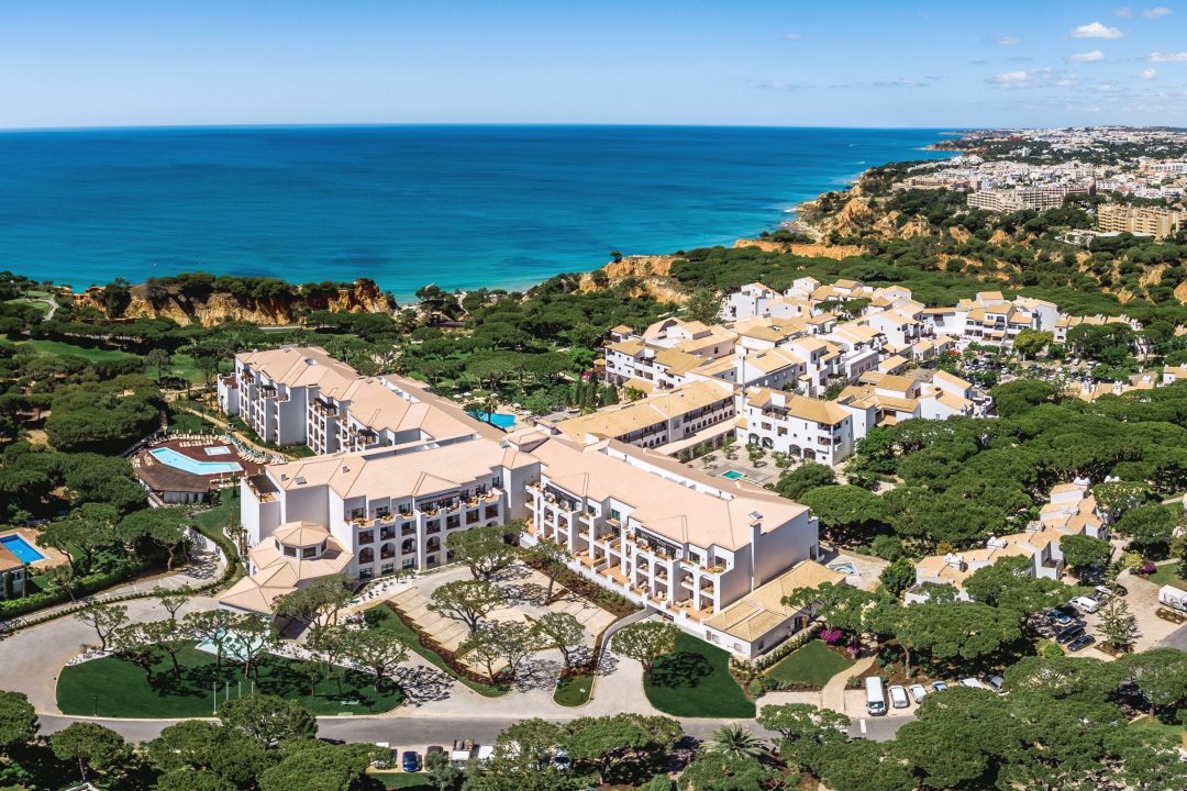 Pine Cliffs Hotel, A Luxury Collection Resort